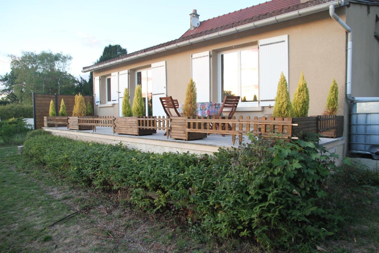 La Maison Et Son Jardin Sur Le Canal De Bourgogne Ravieres 外观 照片