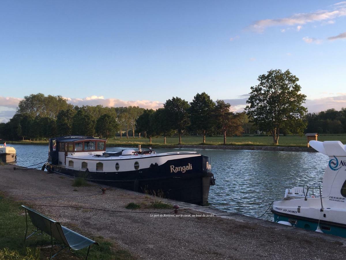La Maison Et Son Jardin Sur Le Canal De Bourgogne Ravieres 外观 照片